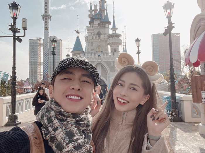 A hau Phuong Nga don sinh nhat tuoi 21 ngot ngao ben ban trai