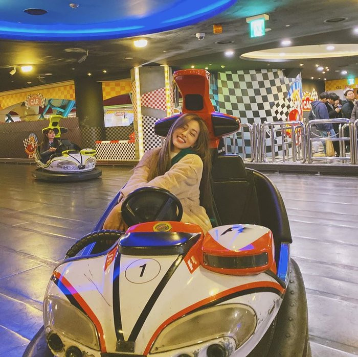 A hau Phuong Nga don sinh nhat tuoi 21 ngot ngao ben ban trai-Hinh-2