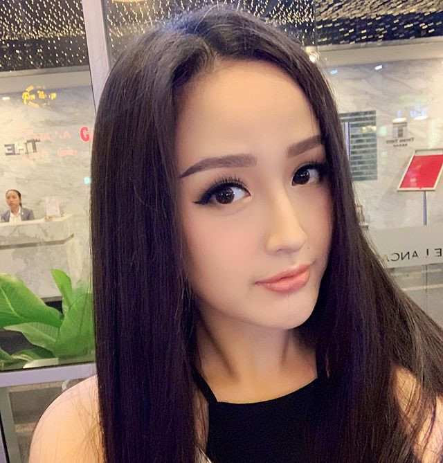 Đầu năm 2019 là dịp hiếm hoi khán giả thấy Mai Phương Thúy xuất hiện trên sàn diễn thời trang, trong show của nhà thiết kế Lý Quí Khánh. Cô cho biết công việc kinh doanh vận hành tốt, nên thời gian này khá rảnh rỗi. Có thể sắp tới người đẹp sẽ cân nhắc chuyện trở lại hoạt động nghệ thuật.