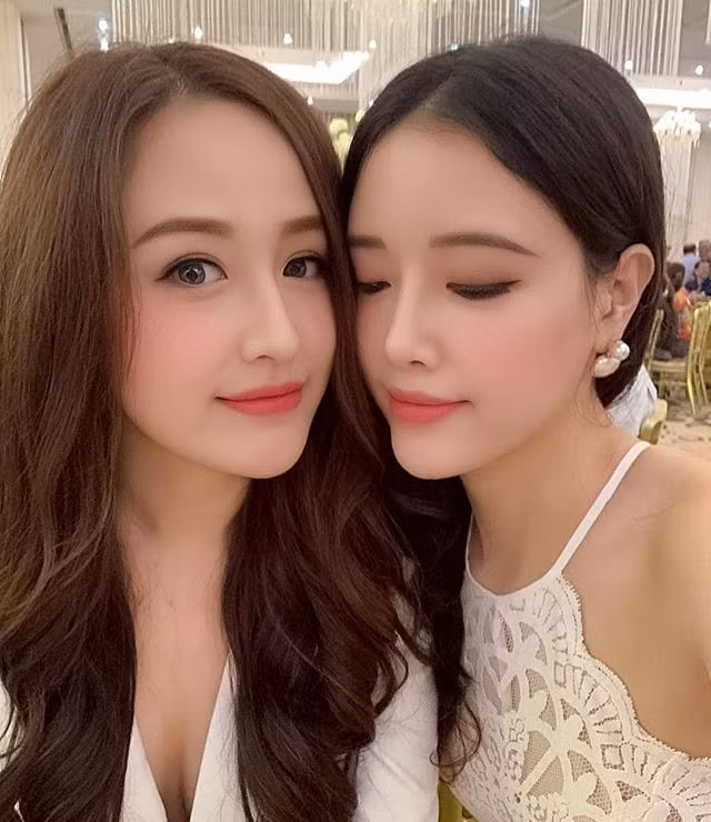 Với Mai Phương Thúy, gia đình vẫn là thứ quý giá nhất. Cô muốn dành nhiều thời gian cho mẹ và em gái. Cô quan niệm: "Tất cả thứ khác, như danh tiếng, thành công, tôi cầm lên được nhưng cũng đặt xuống được. Nhưng những người thân yêu thì không phải lúc nào cũng ở bên mình mãi. Tôi yêu gia đình đến mức nhắc đến thôi là có thể khóc".