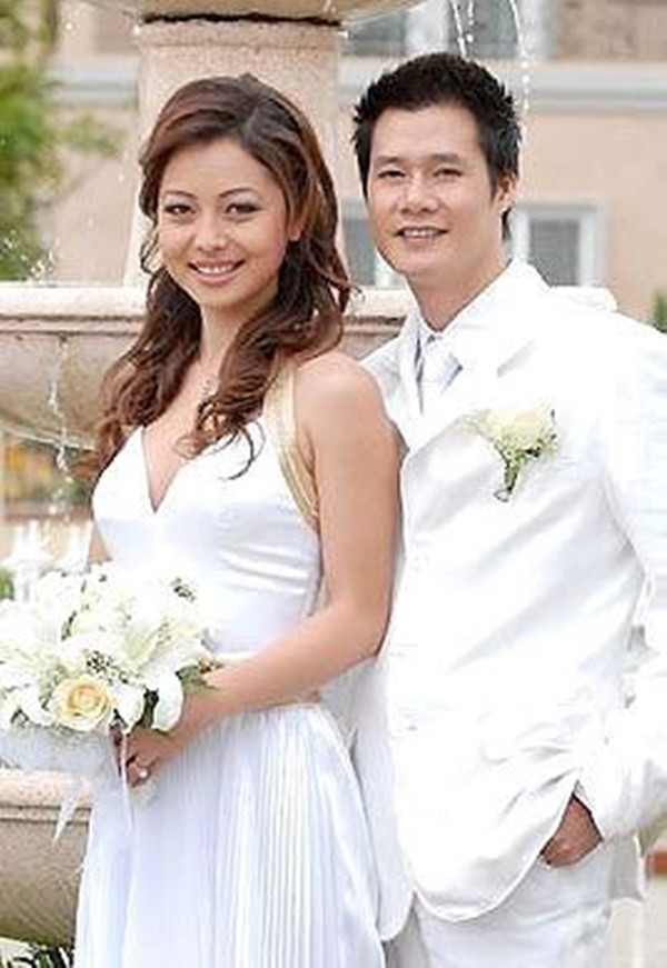 Thàng 7/2007, đám cưới hạnh phúc của đôi uyên ương này đã được tổ chức tại khách sạn Sofitel Plaza (TP. HCM) với sự tham dự của tất cả người thân và bạn bè hai bên. Cuộc sống hôn nhân viên mãn khi đó của cặp đôi khiến nhiều nguời không ngớt lời khen ngợi và thầm ao ước theo.