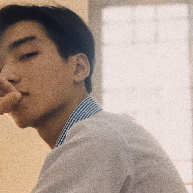 Sở hữu chiều cao 1,73 m cùng khả năng biểu lộ thần thái trước ống kính, Anh Tú được một số người khuyên làm mẫu ảnh. 10X nói nếu có cơ hội, cậu có thể thử sức.