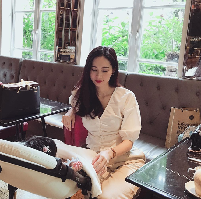 May ai nhu Hoa hau Dang Thu Thao, trong con cung phai sang chanh-Hinh-3