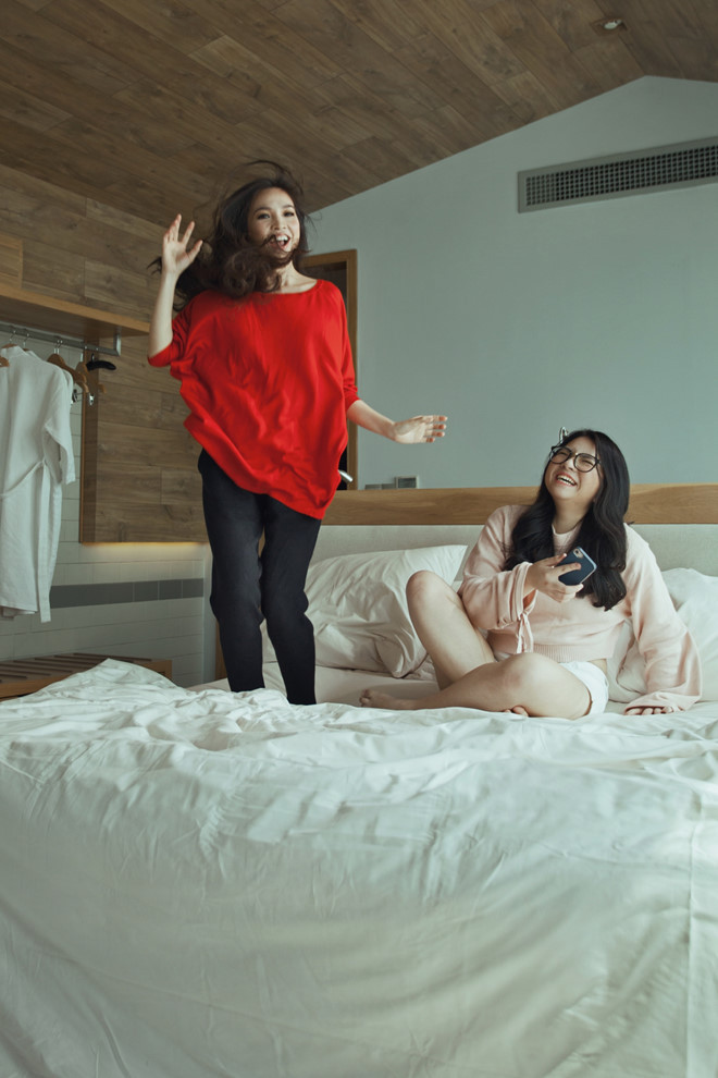 Hiền Thục và con gái.