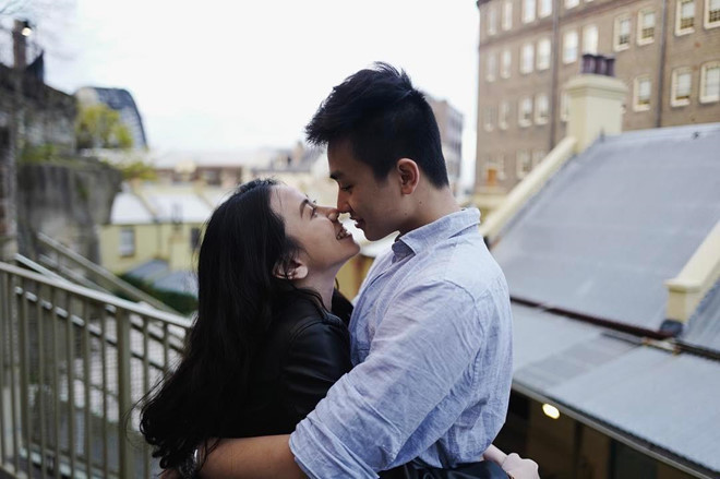 Cô gái 21 tuổi có mối tình hạnh phúc bên bạn trai Lê Quang Long đã được 2 năm, cũng là du học sinh tại Australia. Đôi trẻ thường xuyên khoe hình ảnh ngọt ngào trên mạng xã hội. Tô Sa từng chia sẻ với Zing.vn bạn trai là chỗ dựa vững chắc cho cô khi đi học xa nhà.