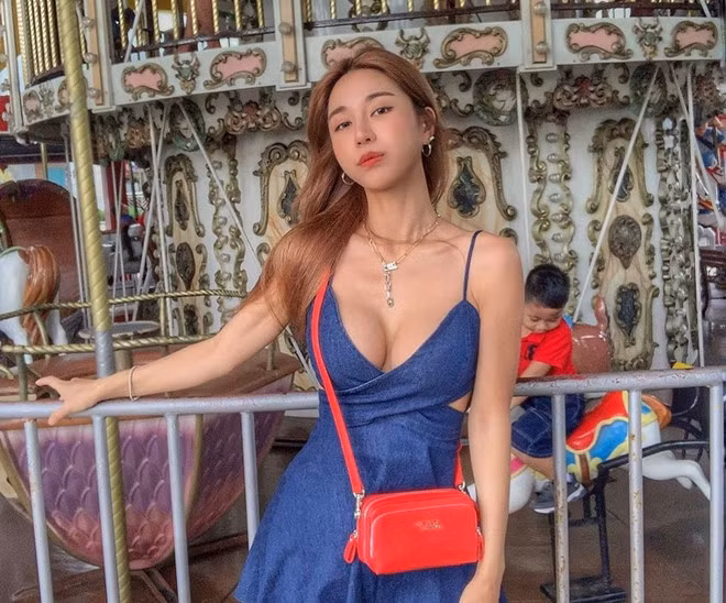 Nu DJ Han Quoc noi tieng voi vong eo cuon mui