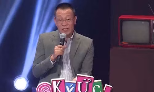 MC Lai Van Sam lan dau bat khoc ngay tren song truyen hinh