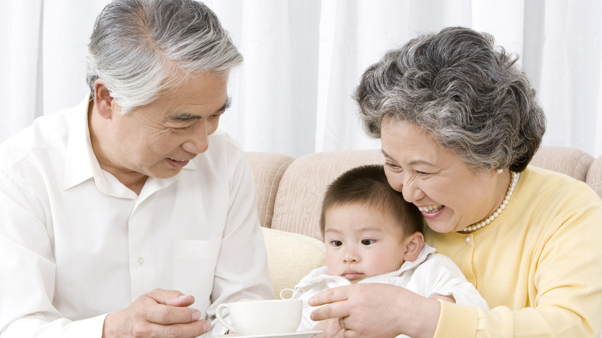 Muon dua con song rieng sau 8 nam chong mat, toi bi noi loi cay dang