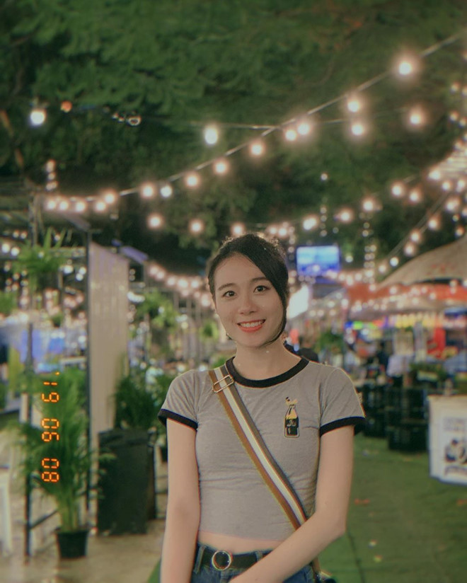 Tuy nhiên, sau khi vừa đăng quang được 3 ngày, một số hình ảnh kém xinh lúc còn niềng răng và đeo kính cận của cô đã được đào lại và tung lên mạng xã hội. Nhiều người hâm mộ cho rằng chính việc niềng răng đã góp phần giúp Á hậu 1 có có được khuôn mặt cân đối và hài hòa hiện tại.