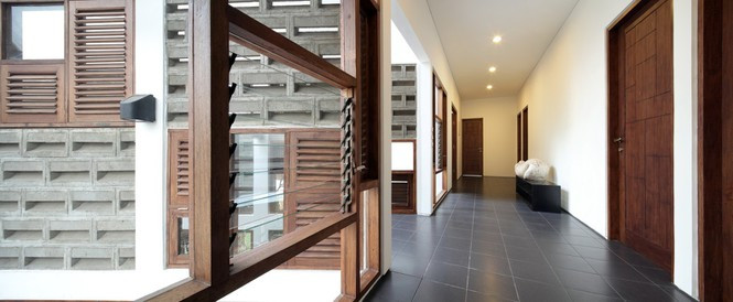 Hành lang rộng và độ thông thủy rất lớn.