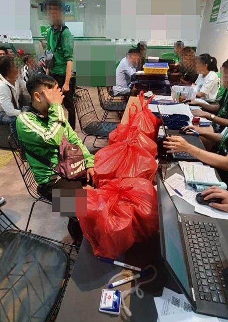 Shipper bi bung 20 ly tra sua da duoc hoi hoan 1 trieu-Hinh-2