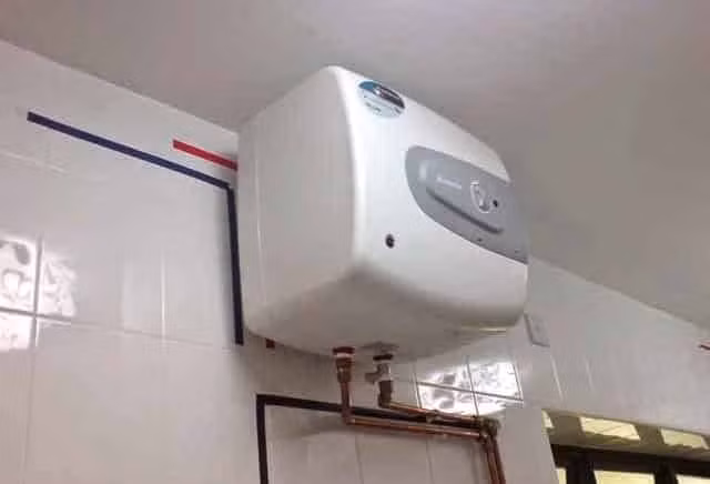 Tien dien tang gap ba neu dung binh nong lanh kieu nay