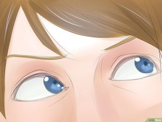 Ánh mắt láo liên, đảo liên tục: Trong tử vi học thì những người phụ nữ có tướng mắt này là người nguy hiểm không trung thực trong tình yêu và cuộc sống. Người xưa thường nói đôi mắt nói lên tất cả tâm hồn của một con người. Một người có ánh mắt đảo liên tục luôn sống rất giả tạo không trung thực.