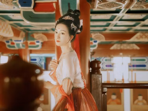 Gai e thanh cong nhat lich su, 44 tuoi moi cuoi, sinh mot nu nhi dac biet-Hinh-2