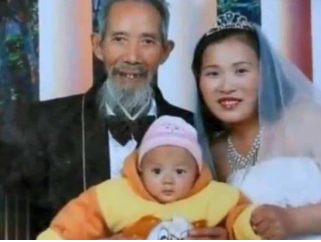 Moi ve chua benh cho bo, gai tre phai long luon thay lang 67 tuoi