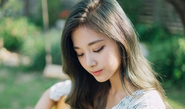 Chuyện tình cảm của tuổi Dần cũng chịu sức ép rất lớn từ cục diện tứ hành xung. Tâm lý bản mệnh dễ bị kích động và khó kiểm soát được cảm xúc, nói năng và hành động nóng vội khiến người khác bị tổn thương. Đây cũng chính là nguyên nhân khiến hàng loạt các xung đột, mâu thuẫn nảy sinh trong các mối quan hệ xung quanh bạn. Thể trạng của bạn tốt nhưng vì ảnh hưởng từ những yếu tố môi trường xung quanh cộng với thời tiết nóng nên dễ mắc các căn bệnh vặt, ngoài ra cần chú ý tới vấn đề vệ sinh an toàn thực phẩm.