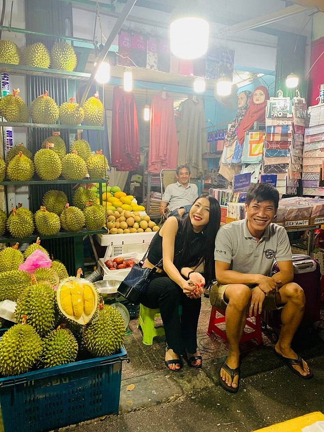 Ngoc Quyen ve Viet Nam sau lum xum bi chong cu to that duc-Hinh-2