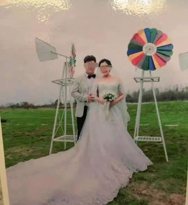 Ru nhau tam chung, cap doi tu vong trong phong tam