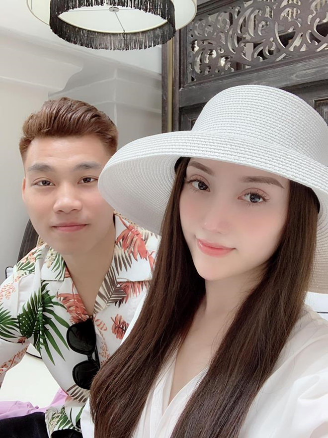 Van Thanh dang anh 'so deep', ban gai vao binh luan 'chang lien quan'