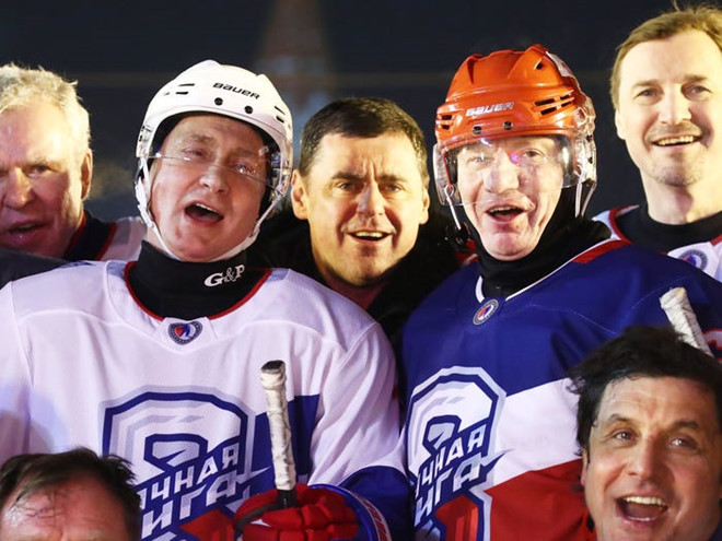 Một thú vui khác của Potanin là khúc côn cầu. Chia sẻ với Financial Times vào năm 2008, ông cho biết mình sở hữu một sân đấu riêng và thỉnh thoảng còn chơi môn thể thao này với Tổng thống Putin. Ảnh: Getty.