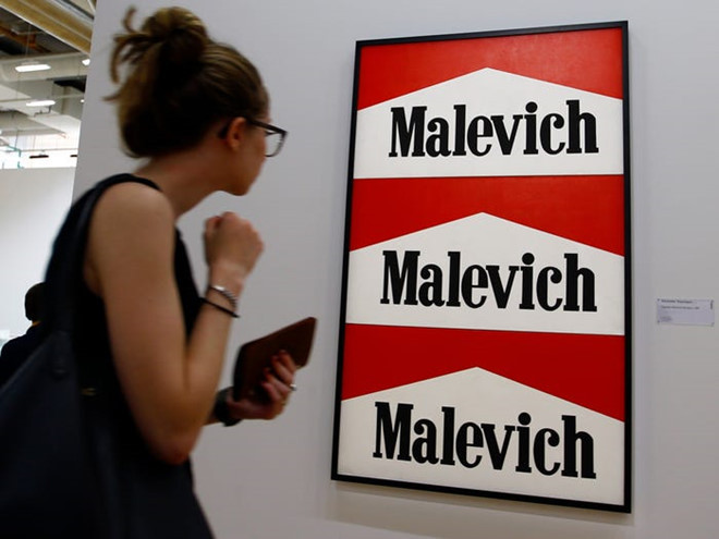 Ông cũng nổi tiếng trong việc hoạt động từ thiện tích cực. Năm 1999, ông thành lập Quỹ Vladimir Potanin, tập trung vào các dự án văn hóa, giáo dục. Năm 2016, ông trao tặng 250 tác phẩm nghệ thuật của Nga và các nước Liên Xô cũ cho Trung tâm Triển lãm Pompidou ở thủ đô Paris, Pháp. Nhờ vậy, năm 2017, ông được trao huân chương Bắc đẩu Bội tinh cao quý. Ảnh: AP.