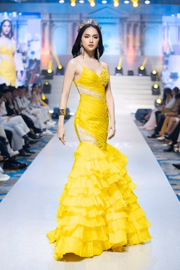 Huong Giang tua nu than, quay ve thoi ki dinh cao nhan sac