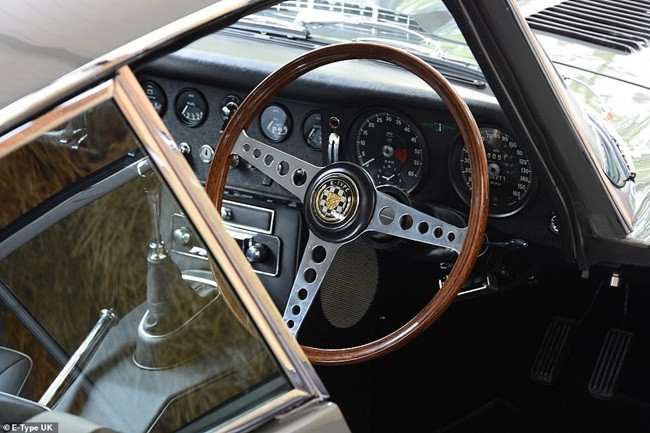 Ông cũng cho hay, chiếc xe sẽ chạy trở lại trên đường ở Anh và phát huy di sản kinh ngạc của phiên bản E-Type.