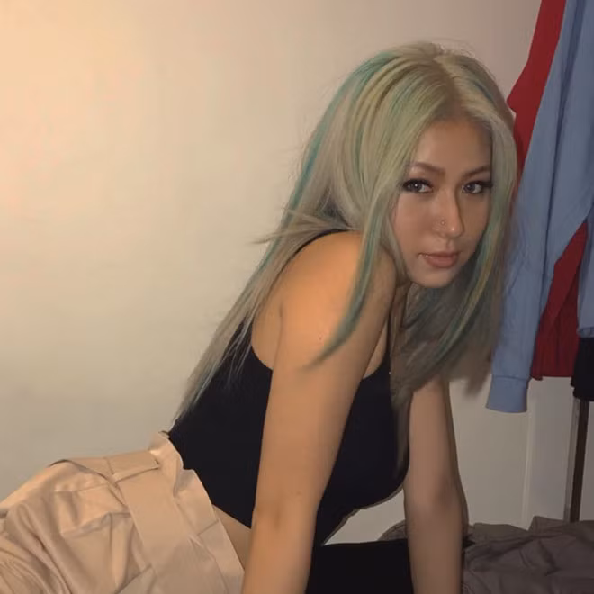 Ngoài việc sở hữu thương hiệu thời trang riêng, Chic Babe còn được dân mạng chú ý bởi gu thời trang gợi cảm, cá tính. Trên trang cá nhân hơn 130.000 theo dõi, cô thường đăng ảnh khoe body nóng bỏng với ba vòng cân đối.