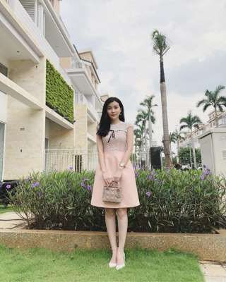 Vì cát-sê không quá nhiều để đủ tiền mua nhà nên Cao Thái Hà cho biết ngôi nhà của cô đang ở từng có sự hỗ trợ của bạn trai cũ.