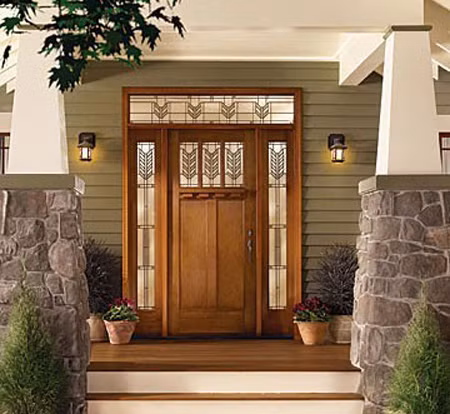 4. Cửa trước/ lối vào chính: Cửa trước là phần quan trọng nhất của ngôi nhà khi xem phong thủy. Cửa trước đại diện cho nguồn năng lượng sẽ đi vào nhà và quyết định cuộc sống của gia đình bạn. Khi thiết kế cửa trước gia chủ cần chú ý những điểm sau: - Cửa trước được xây dựng rõ ràng, nổi bật - Cửa trước cần phải mở ra từ bên trong - Đảm bảo cửa trước không thẳng cửa sổ hoặc cửa ra vào nào khác - Cửa trước không nên nhìn vào phòng tắm hoặc nhà kho. 