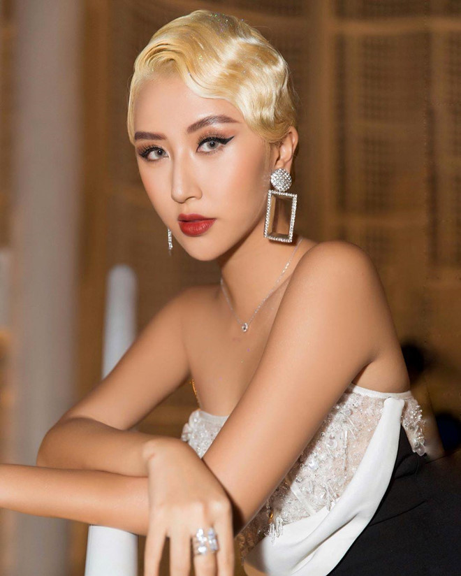 Hot girl sinh năm 1996 được nhận xét "lột xác" khi nhuộm da nâu. Cô nàng luôn xuất hiện với hình ảnh sexy trong những bộ bikini hay chiếc váy ôm sát khoe đuờng cong gợi cảm. Ảnh: Instagram NV.