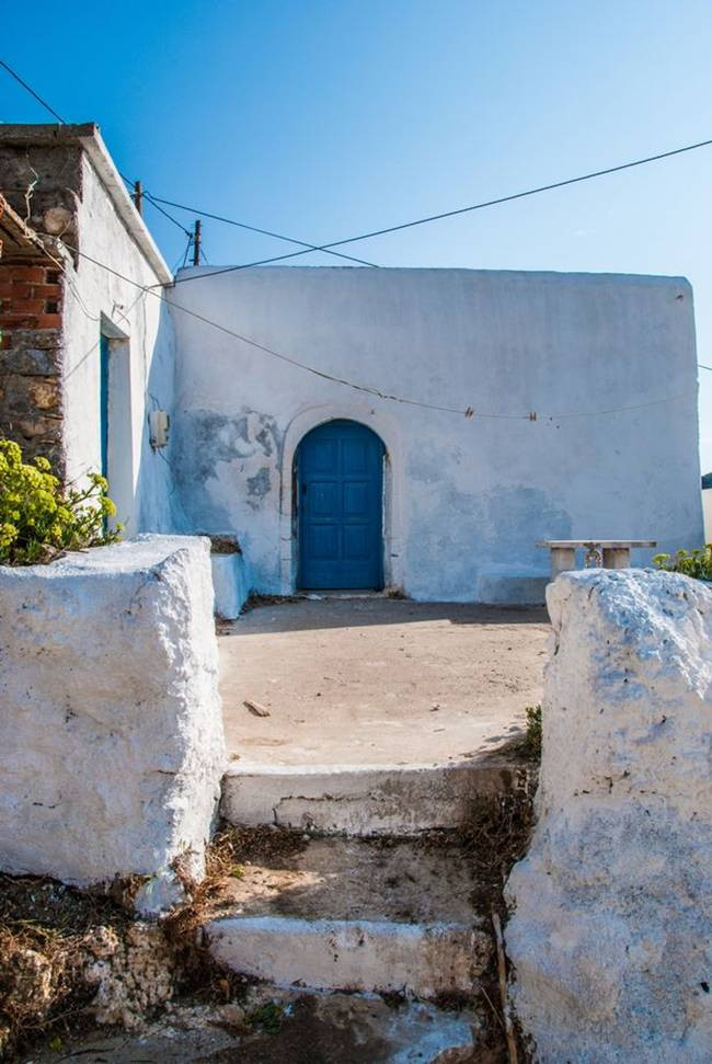 Đây là cách mà đảo này muốn chống lại việc dân số bị suy giảm. Từ đầu thế kỷ 20, dân số nơi đây giảm dần từ hơn 300 người xuống còn vài chục người như hiện nay. Những người trẻ đến các thành phố để làm việc khiến cho nơi đây có tình trạng dân số già hóa.