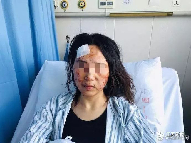 Nghi ngo vo dan diu voi dong nghiep, chong danh ghen kinh hoang