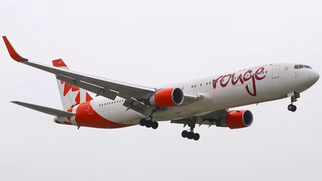 Phi cong deo mat na oxy, ha canh may bay vi mui sau rieng