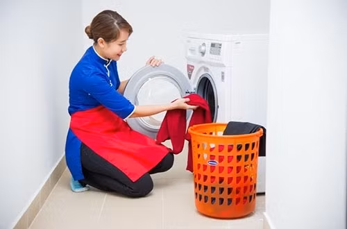 Rot nuoc mat khi biet su that ve co osin me chong thue