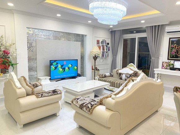 Không gian phòng khách bên trong penhouse của Phi Thanh Vân.