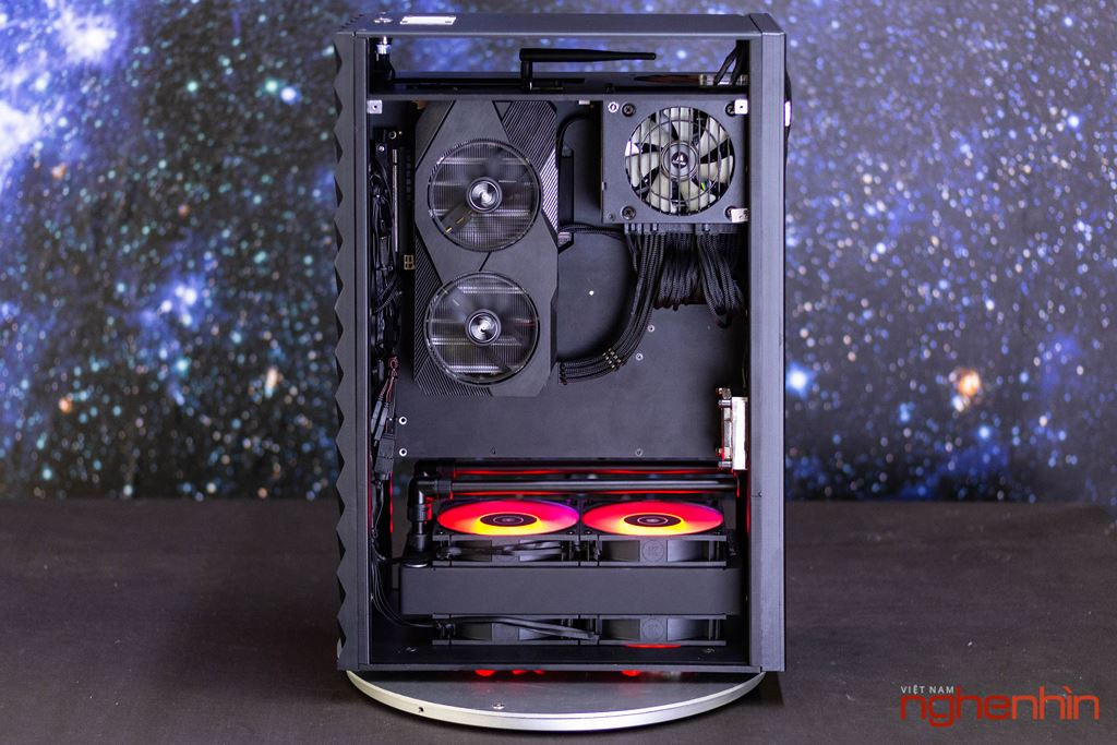 Card màn hình chỉ sử dụng RTX 2060 nên nguồn chỉ cần 750 W là đủ. Quạt làm mát 92 mm của SF750 Platinum không quay cho đến khi bạn cần. Do đó, nó cho hoạt động gần như im lặng ở mức tải thấp và trung bình.