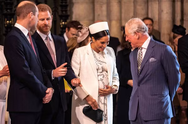 Bo chong chi tra hon 23 ty VND cho trang phuc cua cong nuong Meghan