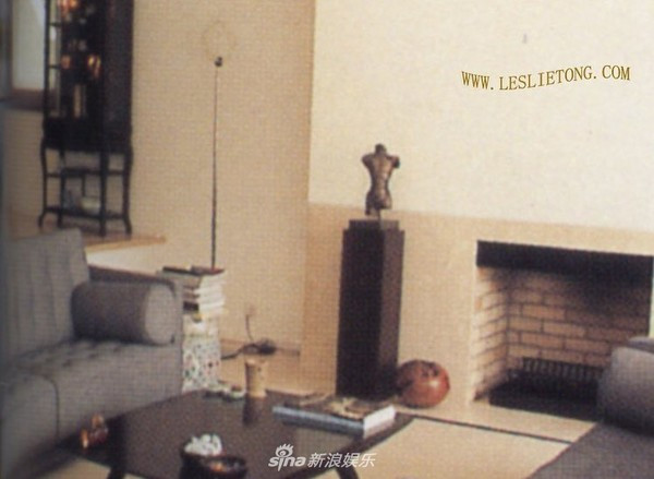 Ngoài ra, em trai Trương Quốc Vinh cũng tiết lộ mối quan hệ giữa nam diễn viên và Đường Hạc Đức rất tốt, họ luôn hòa thuận với nhau. Trương Quốc Vinh cũng nhắc nhiều về Đường Hạc Đức trong các bài phỏng vấn, dường như họ không thể sống thiếu nhau. Hiện tại Đường Đường vẫn sống rất tốt và em trai Quốc Vinh hy vọng điều đó sẽ luôn xảy ra với người anh trai mình từng yêu thương.