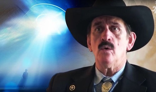 Nhan loai dung nen lien lac voi nguoi ngoai hanh tinh vi ho rat doc ac?