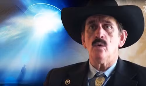 Nhan loai dung nen lien lac voi nguoi ngoai hanh tinh vi ho rat doc ac?