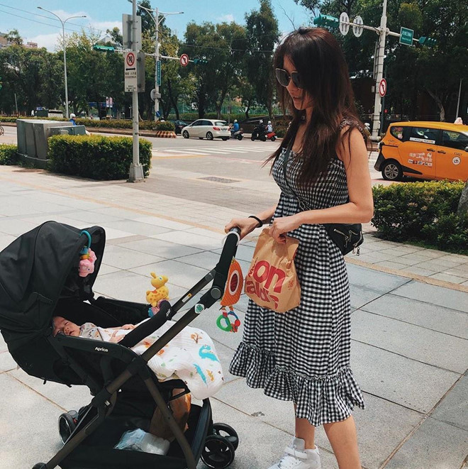 Những thông tin, hình ảnh về con trai được Lyla Lin chia sẻ trên trang cá nhân đều khiến công chúng tò mò.