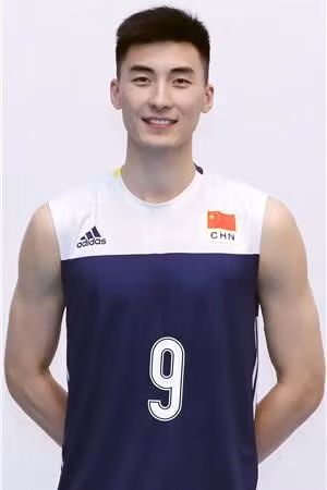 Yu Yao Chen khá kín tiếng tại trang Weibo cá nhân khi không chia sẻ nhiều ảnh về bản thân. "Nam thần bóng chuyền" cũng ít nhận lời tham gia chương trình truyền hình.