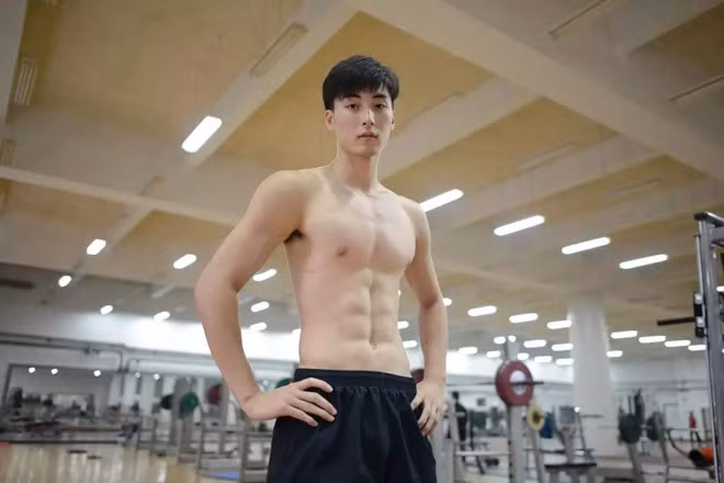 Tháng 2/2016, Yu Yao Chen được bầu chọn là vận động viên nổi bật nhất Giải bóng chuyền nam Trung Quốc, mùa giải 2015-2016. Hiện 9X mang số áo 9 trong đội hình tuyển quốc gia Trung Quốc thi đấu tại Giải bóng chuyền nam vô địch thế giới FIVB 2019.