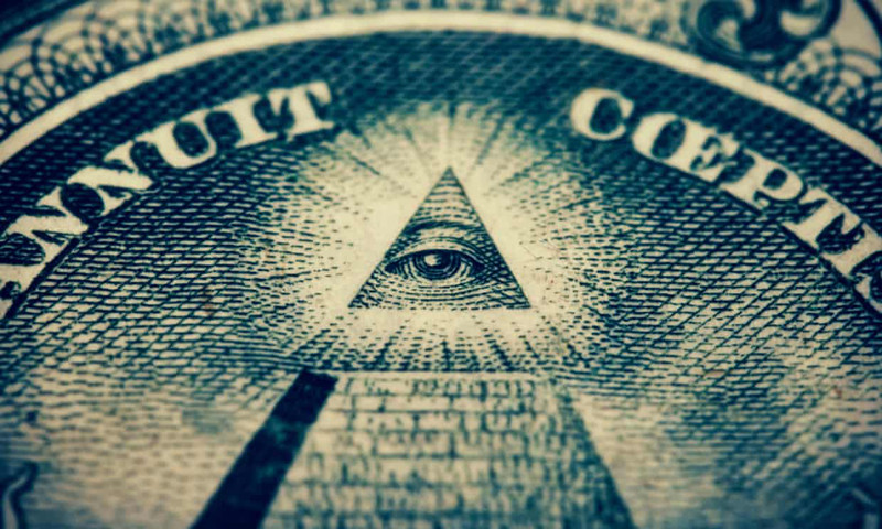Illuminati (Hội Khai sáng): Có tên đầy đủ là Bavarian Illuminati, hội kín này hoạt động chỉ vẻn vẹn trong 1 thập kỷ (từ 1776 - 1785). Illuminati do Giáo sư Luật người Đức Adam Weishaupt thành lập - một người tin tưởng mạnh mẽ vào các tư tưởng Khai sáng. Được biết đến rộng rãi trong tiểu thuyết nổi tiếng của Dan Brown "Mật mã Da Vinci", Illuminati được cho là có mục đích thao túng và kiểm soát các vấn đề thế giới nhằm tạo nên một Trật tự Thế giới mới cũng như đạt được quyền lực và ảnh hưởng chính trị. Một số người theo thuyết âm mưu tin rằng Illuminati là gồm những người đứng đằng sau "giật dây" hầu hết các sự kiện quan trọng trên thế giới như trận đánh Waterloo, cách mạng Pháp và vụ ám sát Tổng thống Mỹ John F.Kenedy.