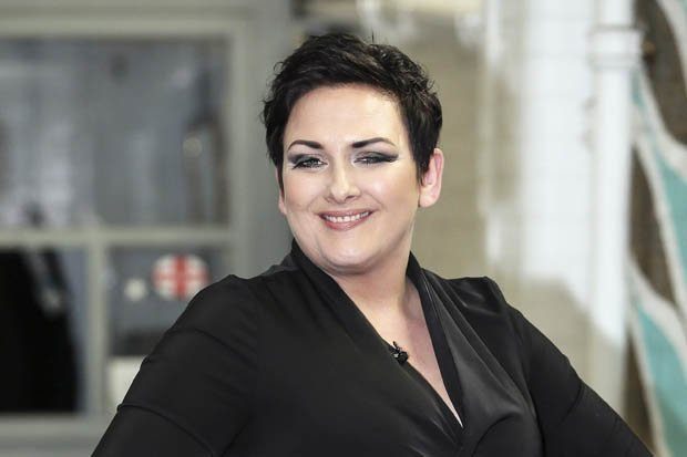 San phu quan he tinh duc tren giuong benh sau 2 tieng sinh con