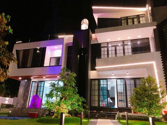 Quốc Trường tự lên ý tưởng thiết kế và lựa chọn nội thất.