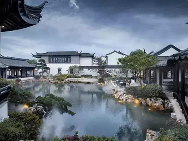 Những chi tiết như khu đình viện, ao nước, vườn cây xanh đều được xây dựng mô phỏng theo lối kiến trúc Tô Châu cổ điển.