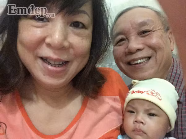 Nhật ký làm bố ở tuổi 62 đẫm nước mắt - Hình 2 Nhat ky lam bo o tuoi 62 dam nuoc mat-Hinh-2