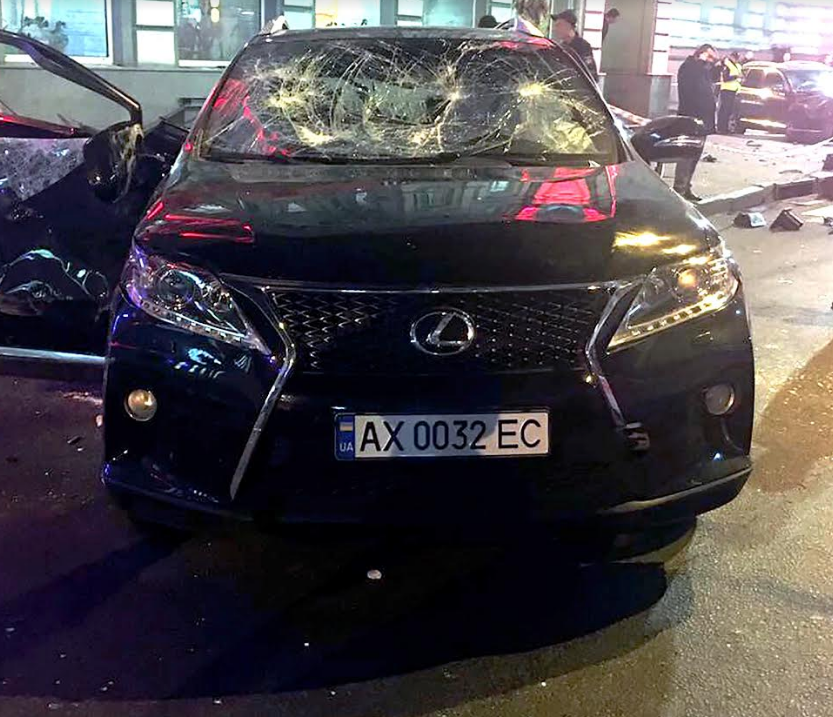 Chiếc Lexus do Alyona Zaitseva điều khiển gây tai nạn.
